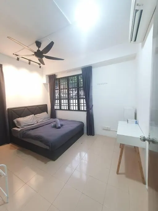 3 Storey Bangalow Near Spice Arena & Queensbay Mall Bayan Lepas Apartament