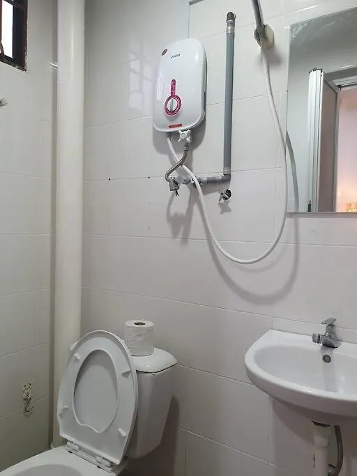 3 Storey Bangalow Near Spice Arena & Queensbay Mall Bayan Lepas Apartament